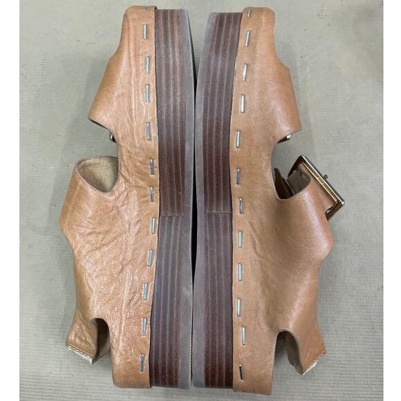 Kelsi Dagger Brooklyn Stacked Wedge Platform Sandals Sz 8 Leather Slip On Buckle - Picture 9 of 10